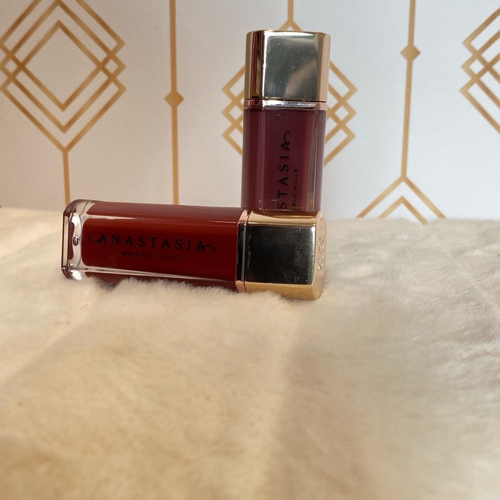 Anastasia Beverly Hills Liquid Lipstick Duo in True Red and Deep Berry - Picture 3 of 4